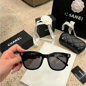 🌹CHANEL 🌹Classic Black Sunglasses
